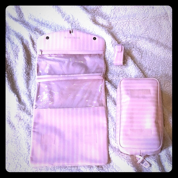 Victoria's Secret Handbags - Vtg.👜Victoria’s Secret ❤️hanging travel bag